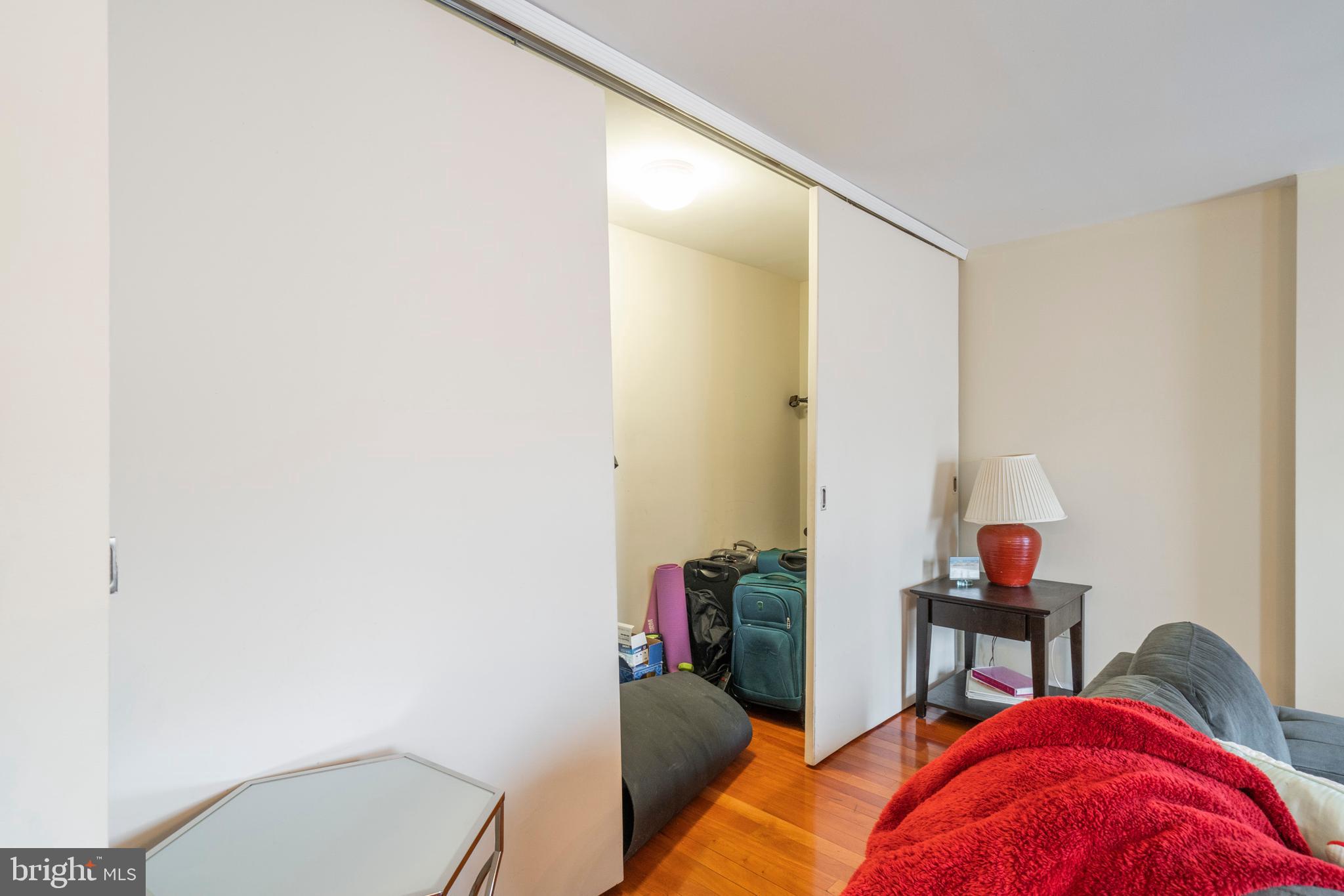 ART MUSEUM AREA - Residential Lease