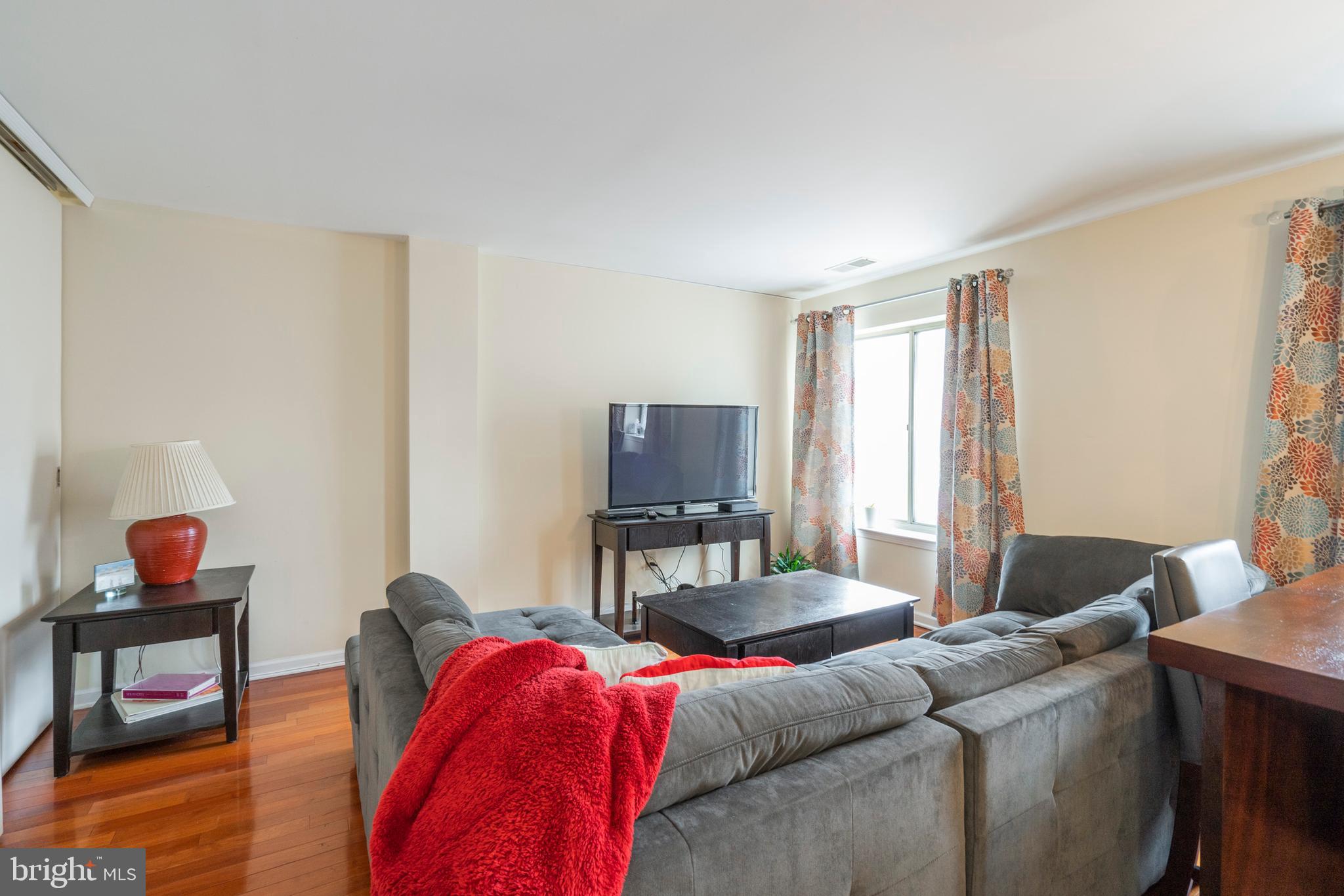 ART MUSEUM AREA - Residential Lease