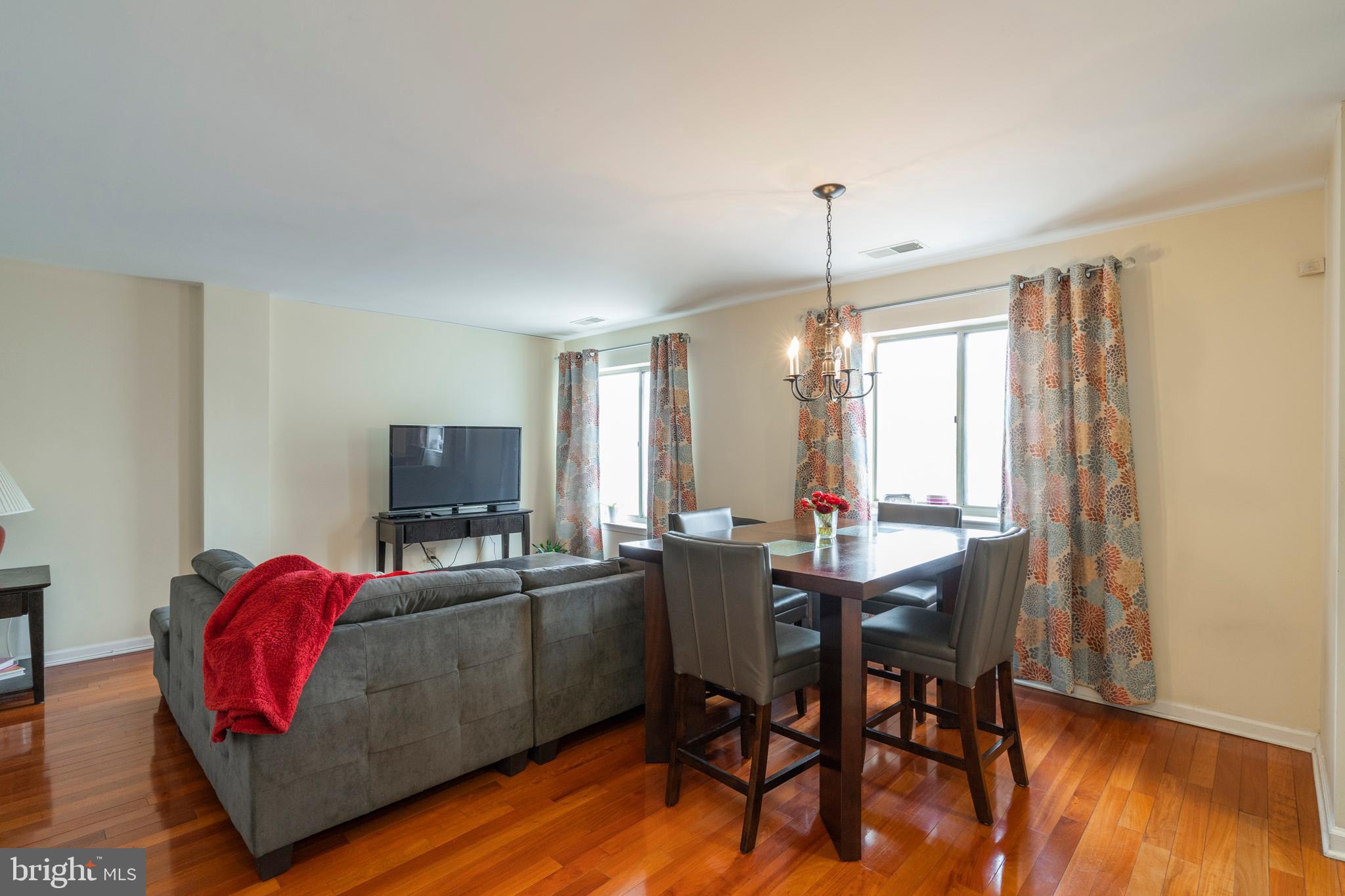 ART MUSEUM AREA - Residential Lease