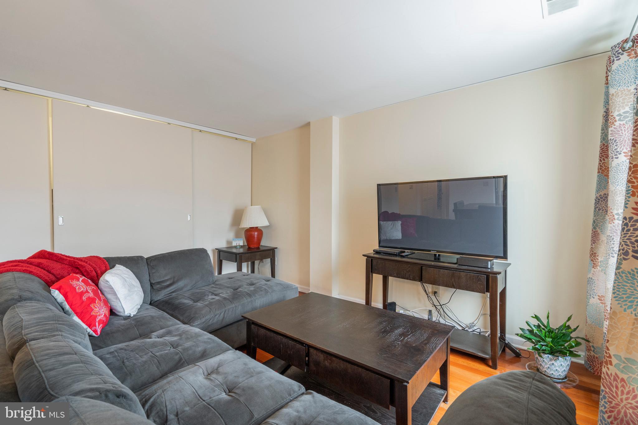 ART MUSEUM AREA - Residential Lease