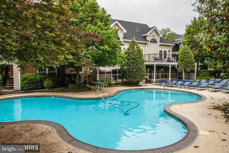 POINTE AT PARK CENTER - Residential Lease