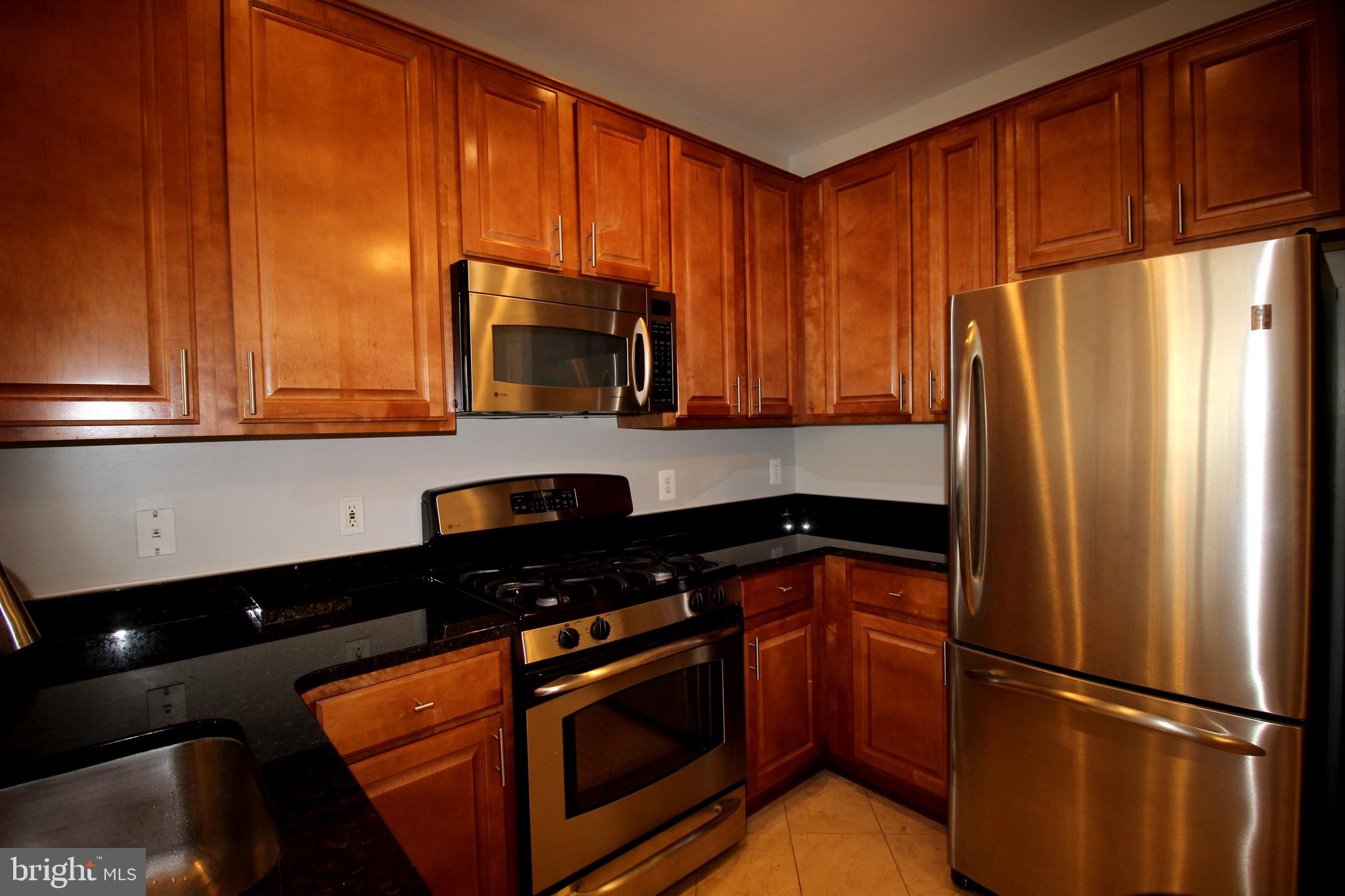 SAVOY AT RESTON TOWN CENTER - Residential Lease