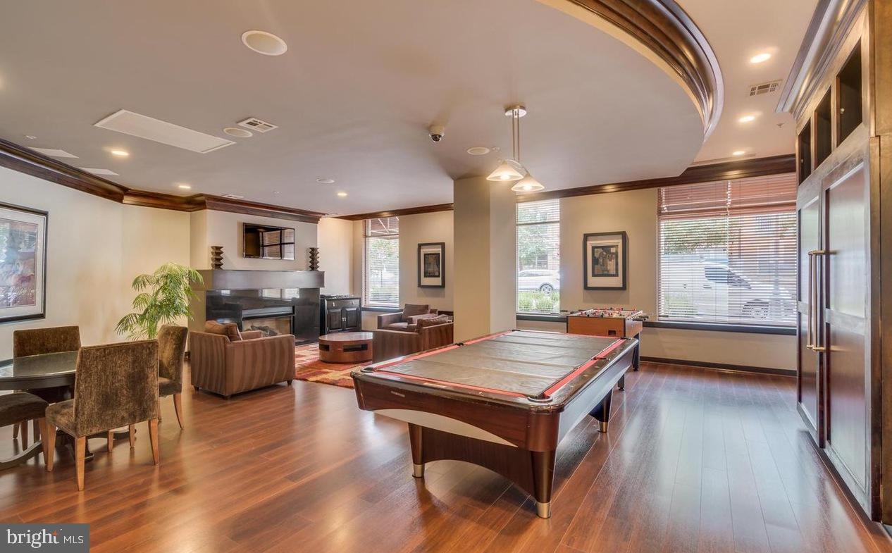 SAVOY AT RESTON TOWN CENTER - Residential Lease