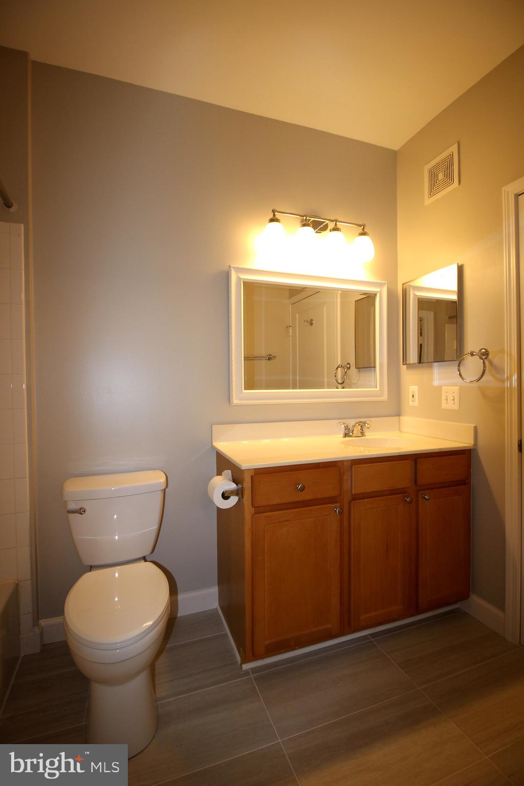 SAVOY AT RESTON TOWN CENTER - Residential Lease