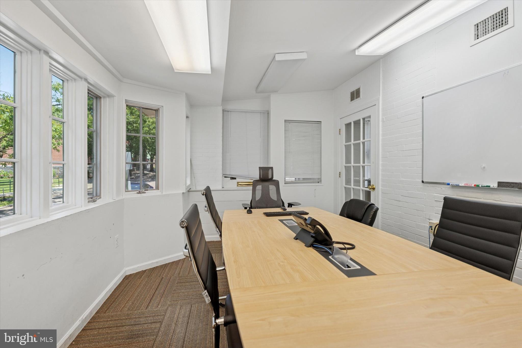 CHESTNUT HILL - Commercial Sale