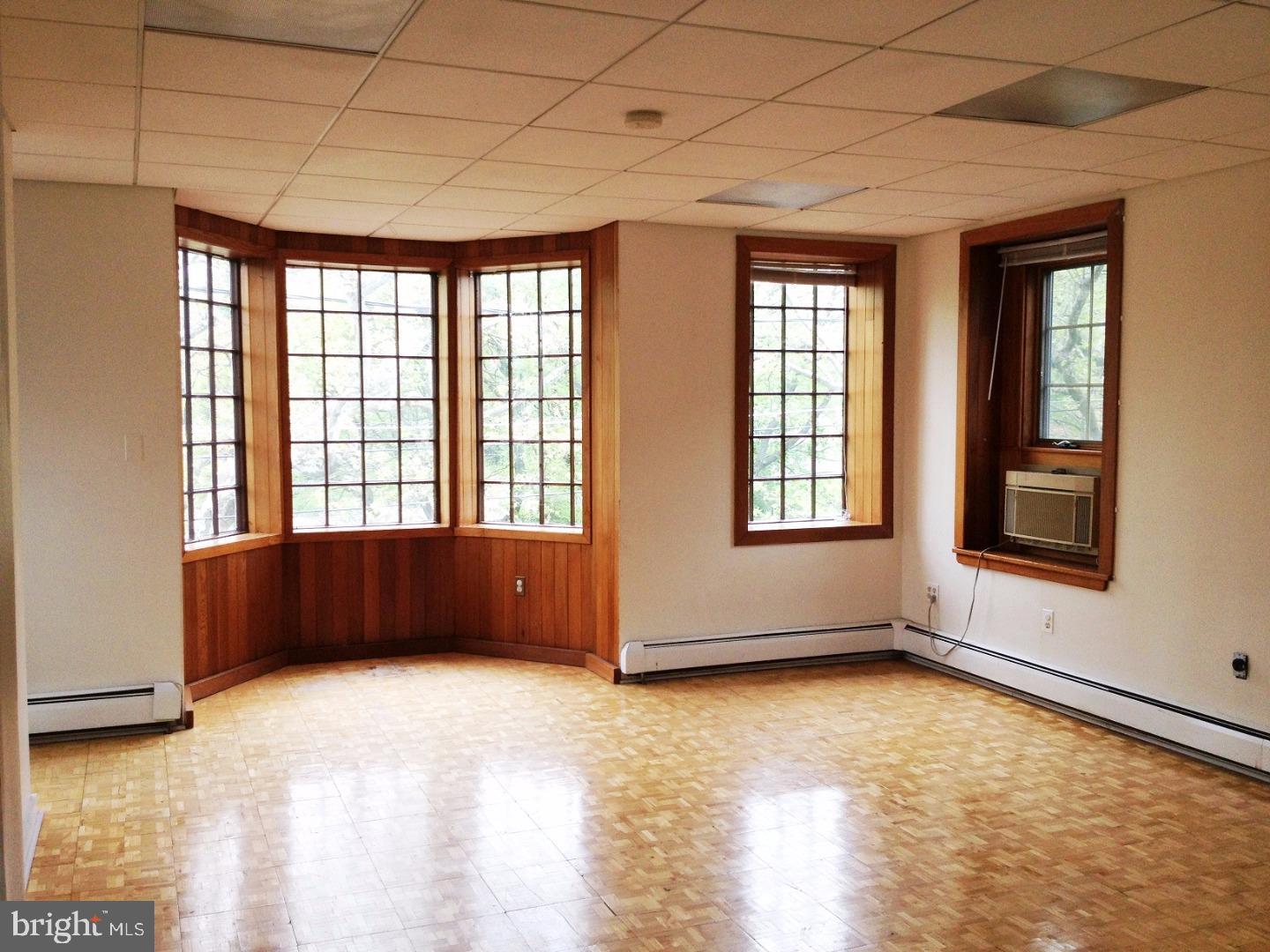 CHESTNUT HILL - Commercial Sale