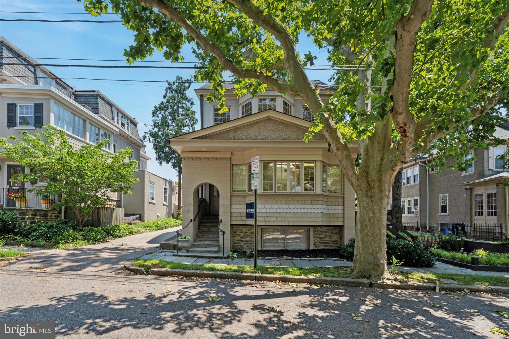 18 W EVERGREEN AVENUE