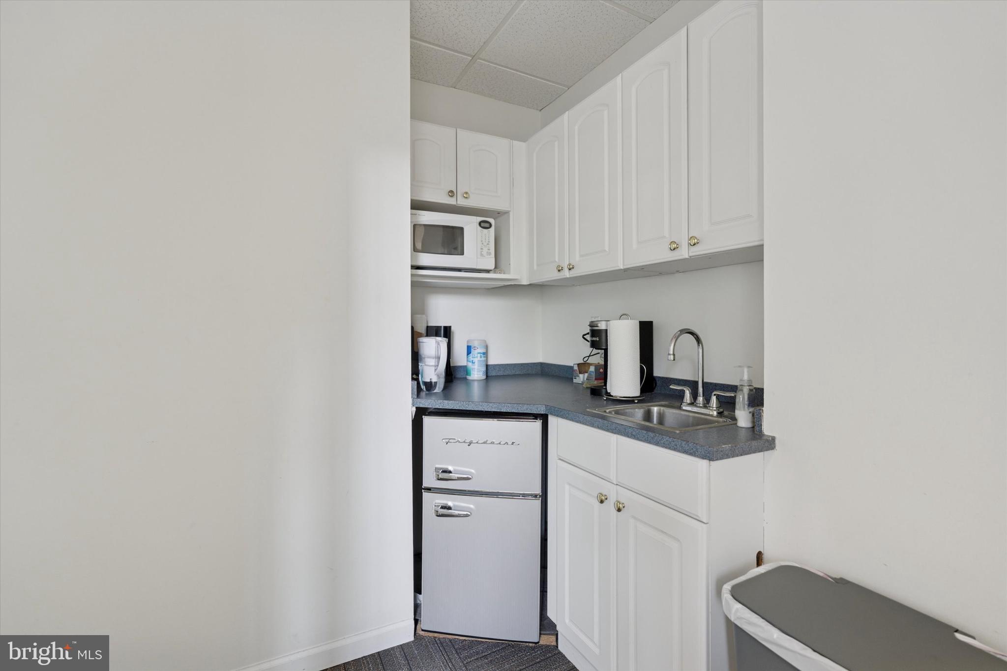 CHESTNUT HILL - Commercial Sale