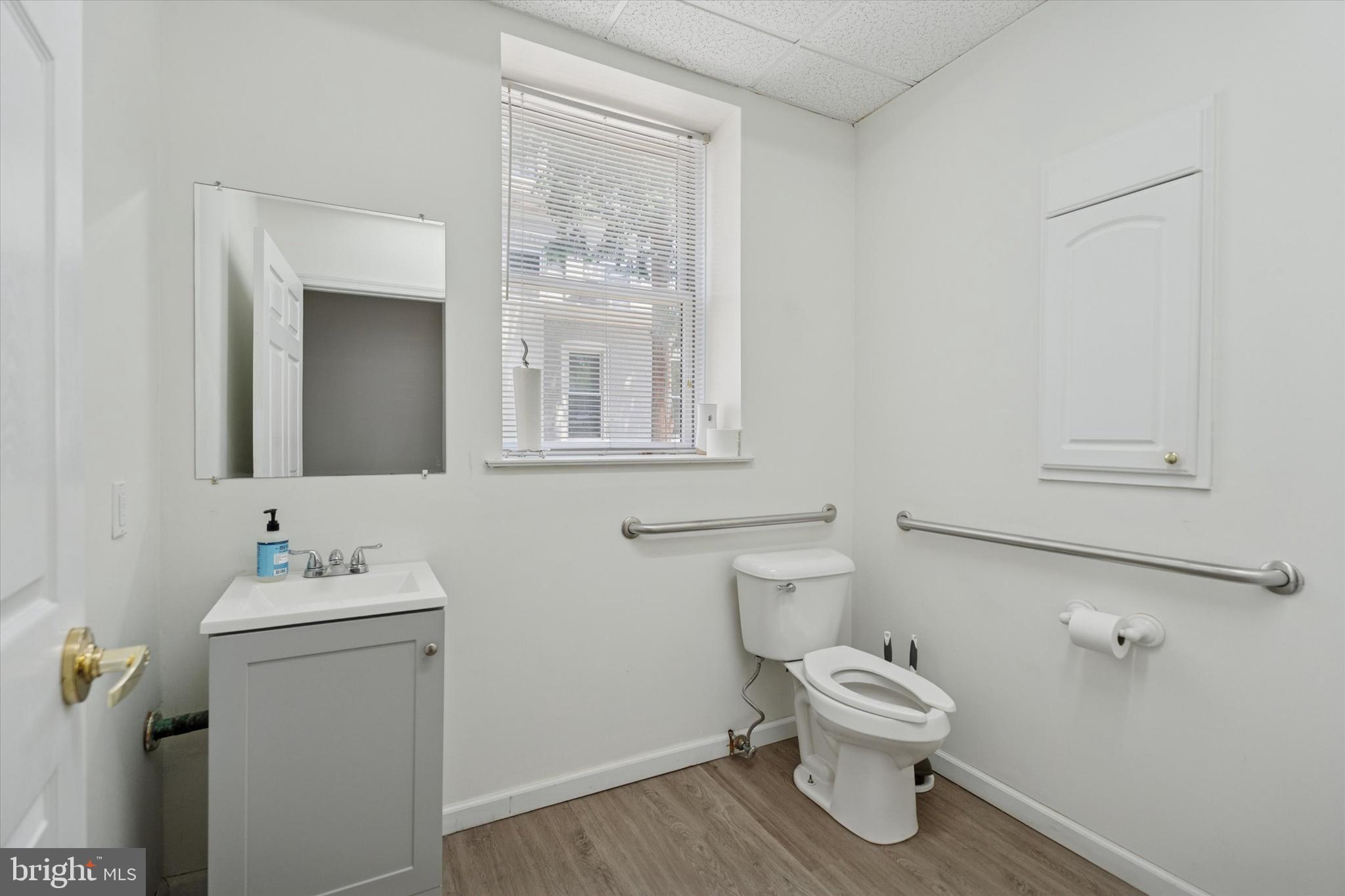 CHESTNUT HILL - Commercial Sale