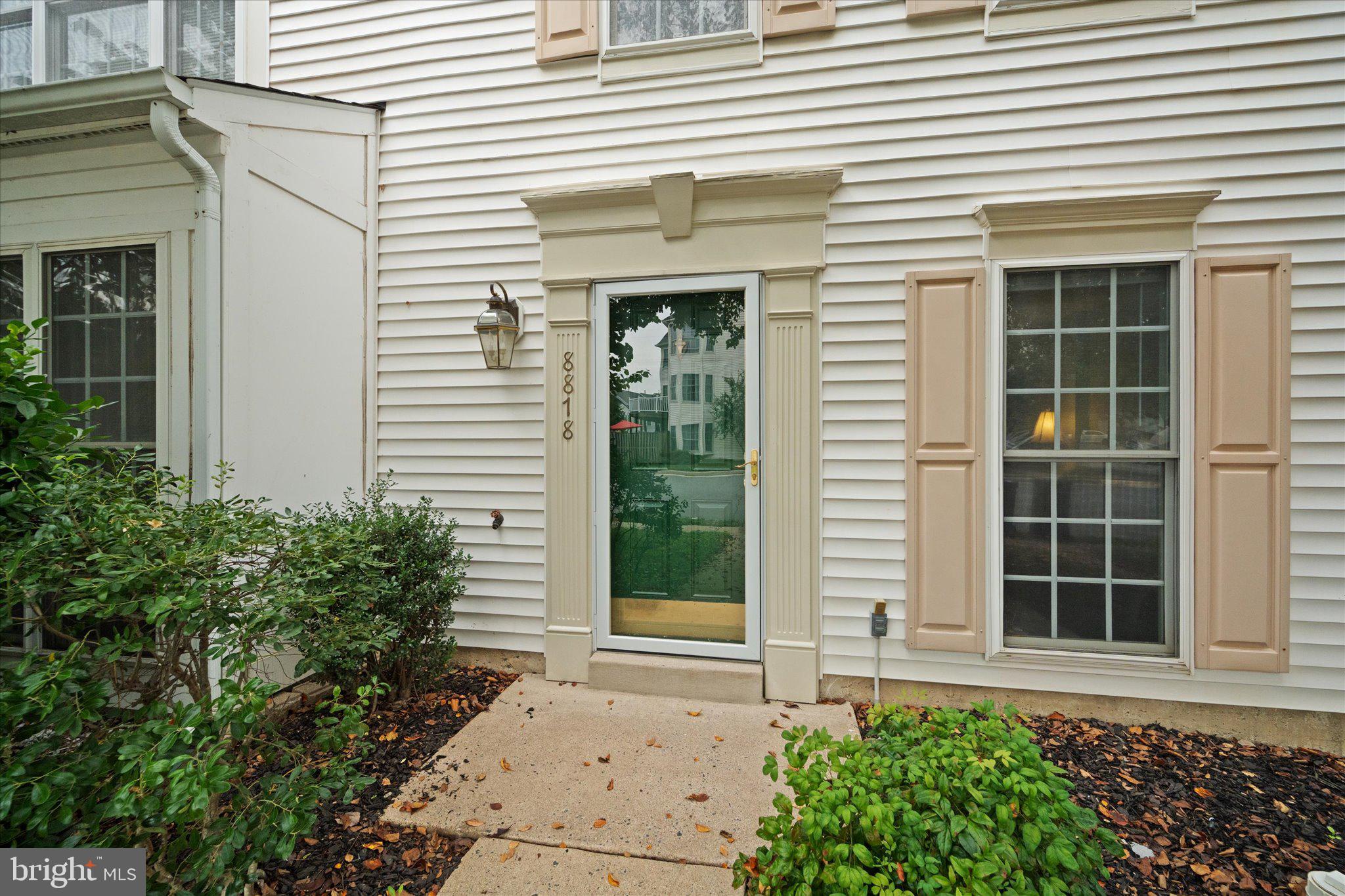 8878 STABLE FOREST PLACE