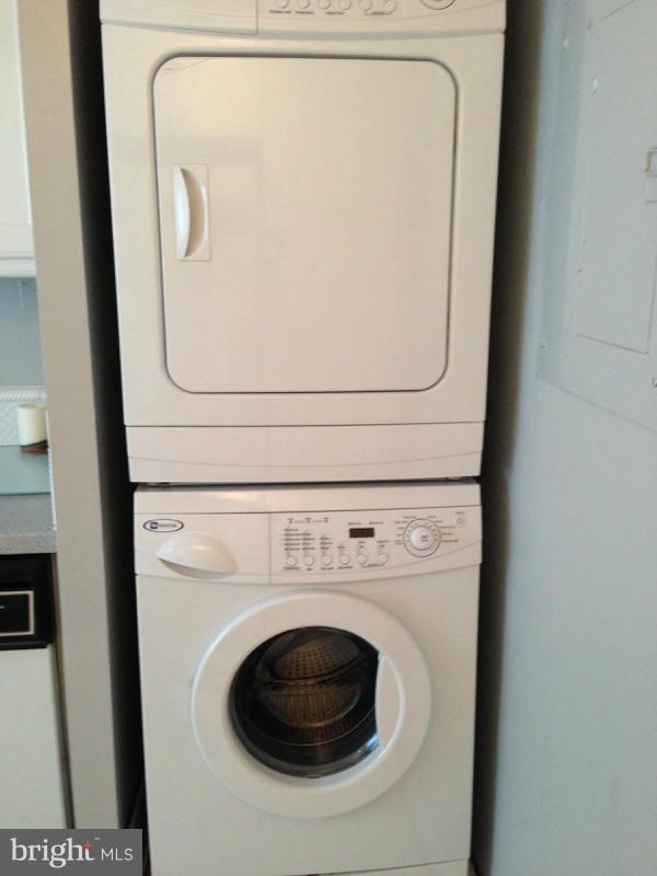 REGENCY AT MCLEAN - Residential Lease