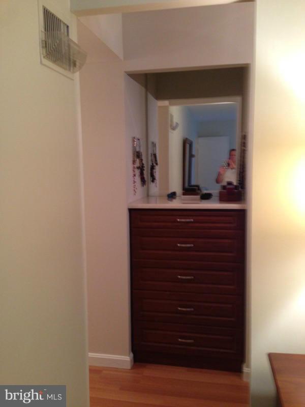 REGENCY AT MCLEAN - Residential Lease