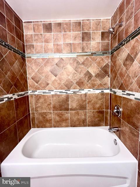 PINEWOOD HILL - Residential