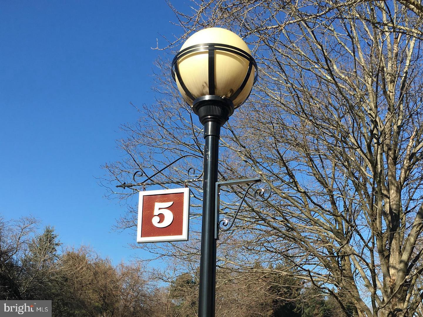 5 STONEHENGE CIRCLE 2