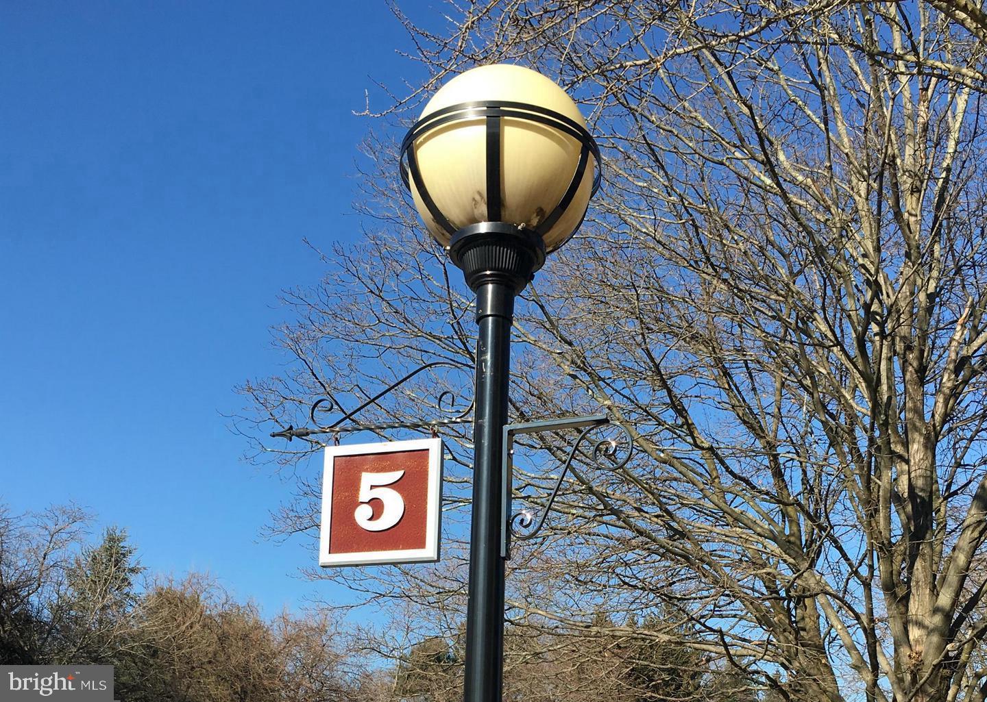 5 STONEHENGE CIRCLE 2