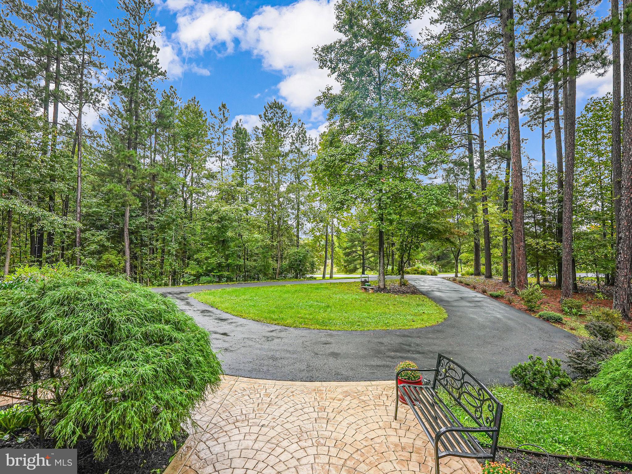 SEVEN LAKES - Residential