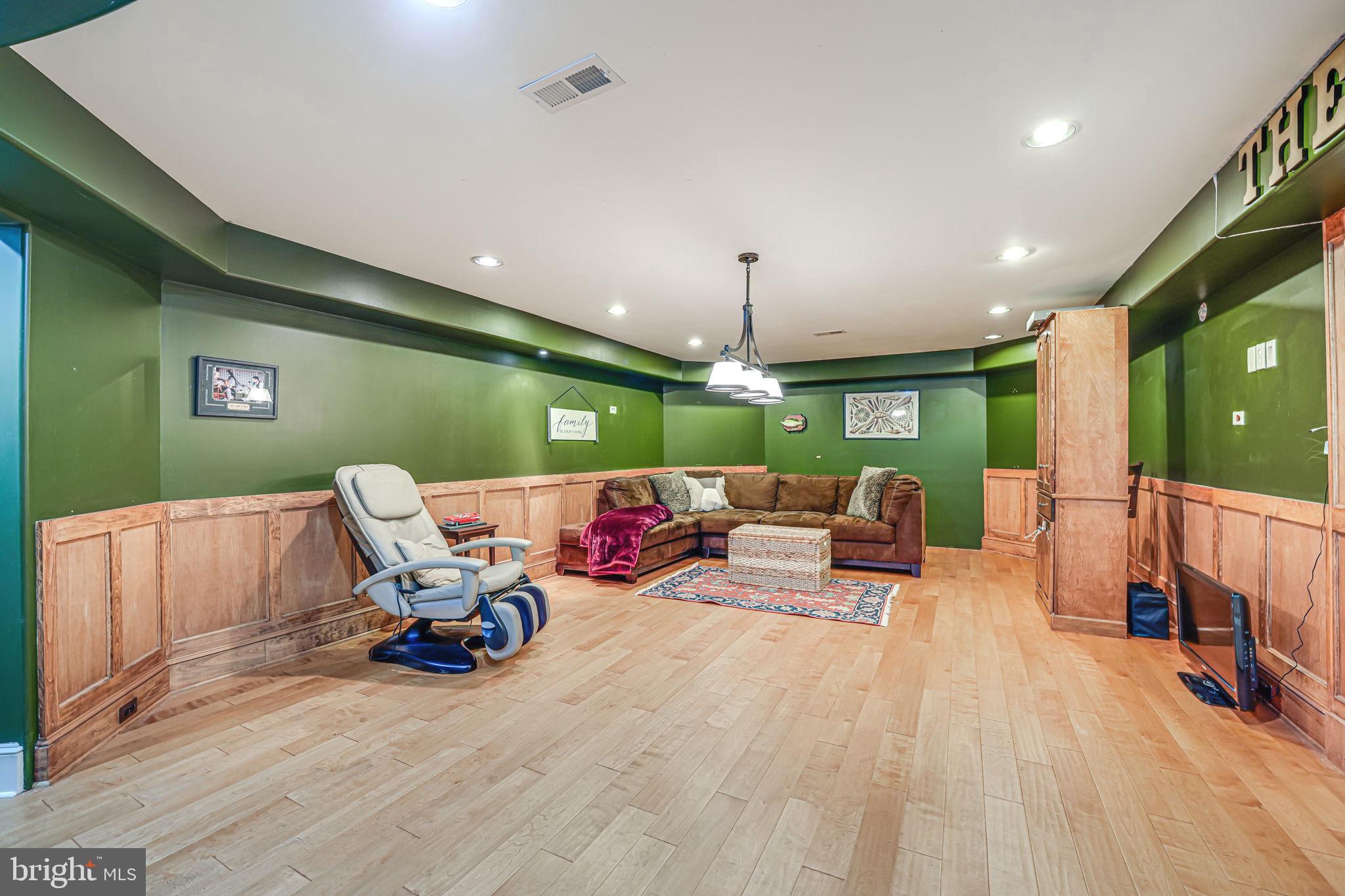 SEVEN LAKES - Residential