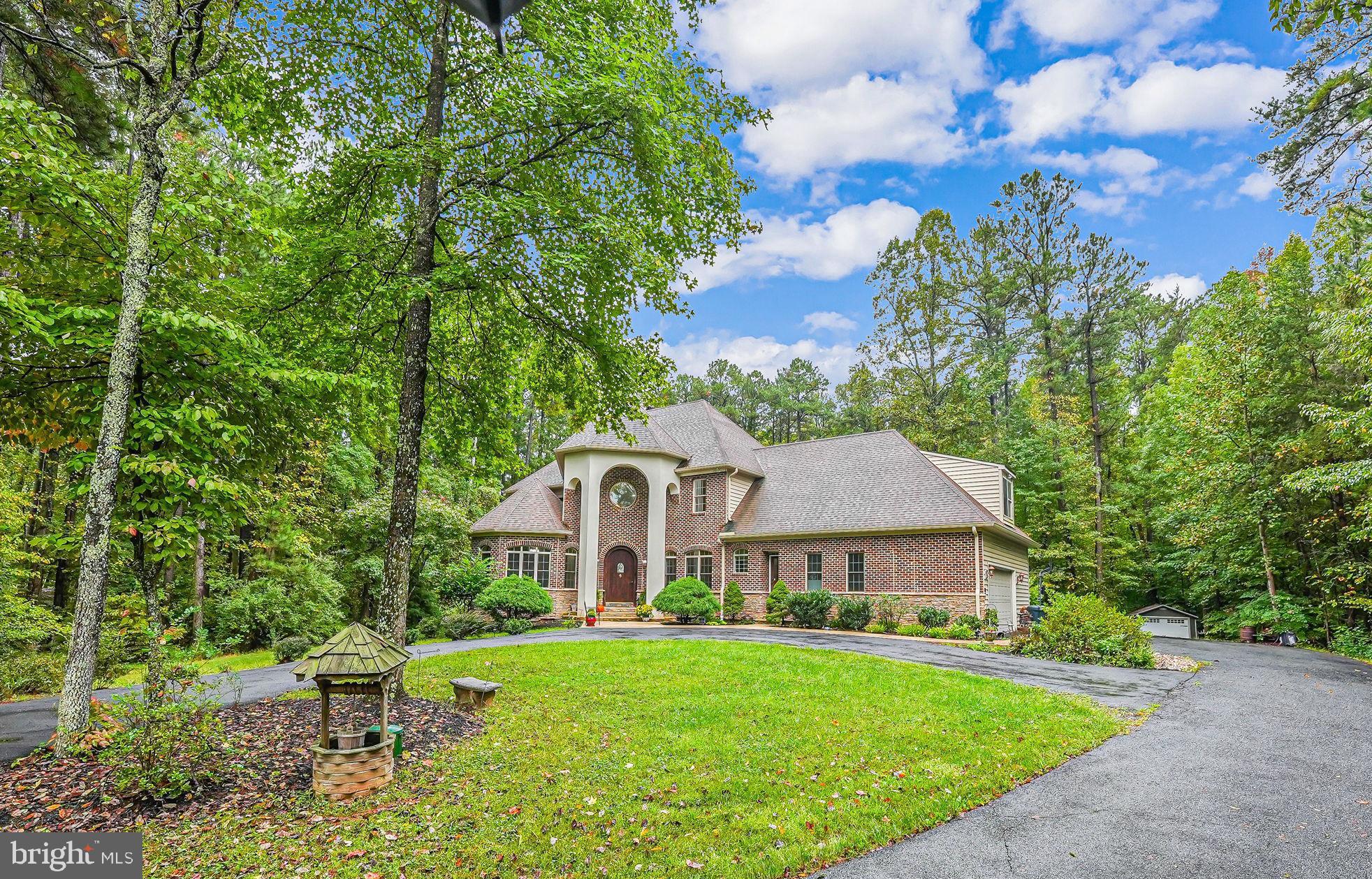 SEVEN LAKES - Residential