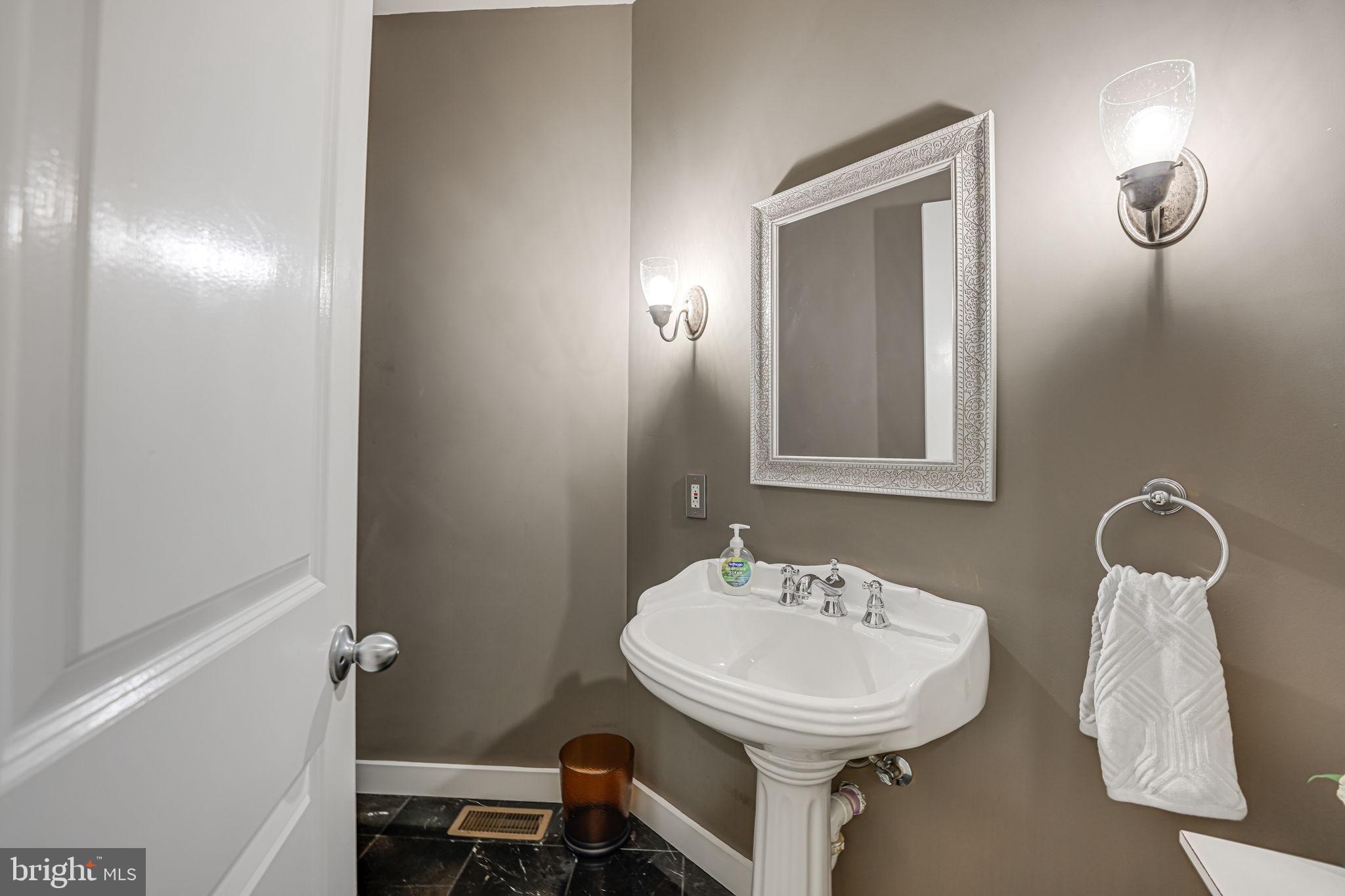 SEVEN LAKES - Residential