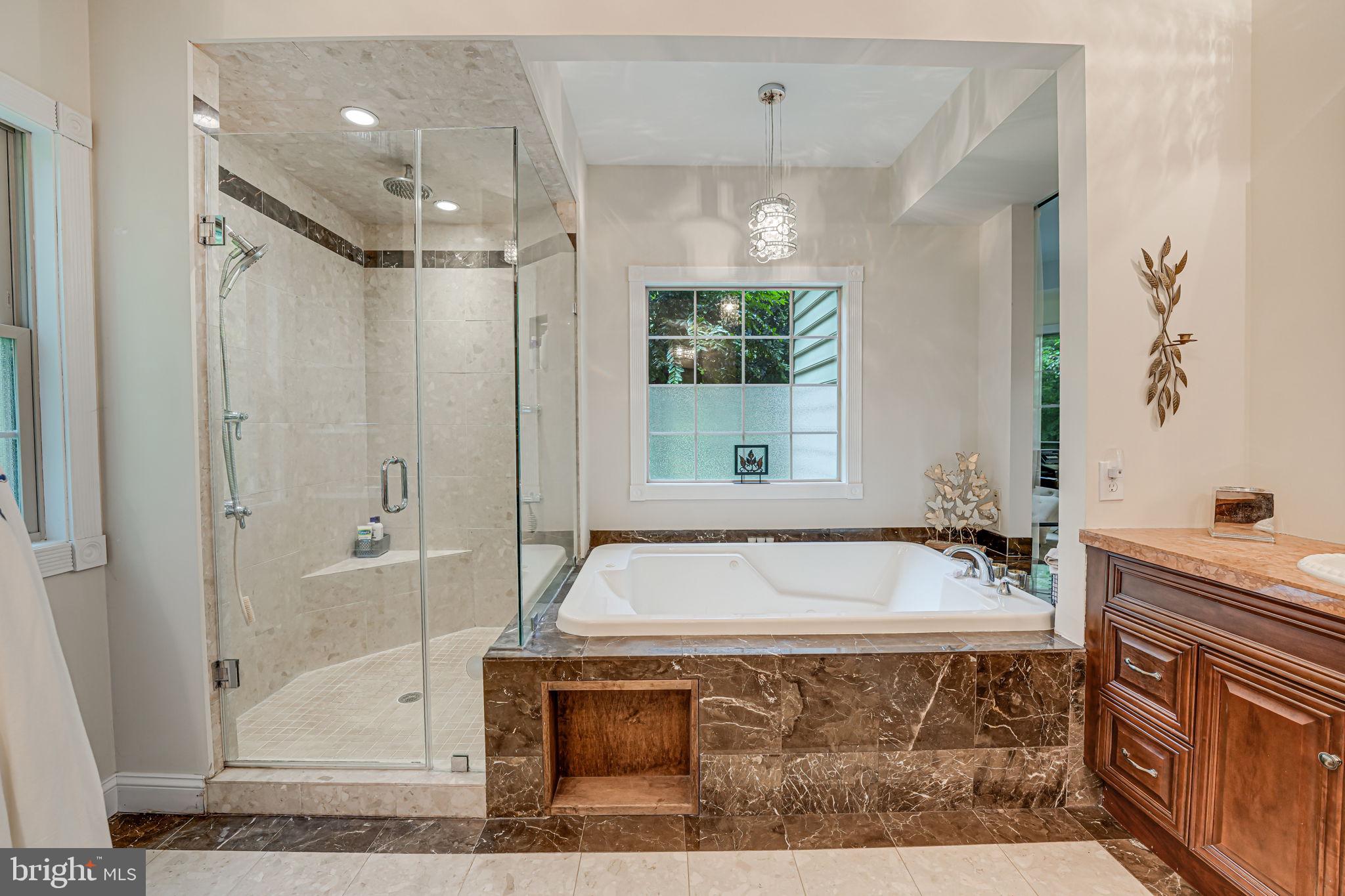 SEVEN LAKES - Residential