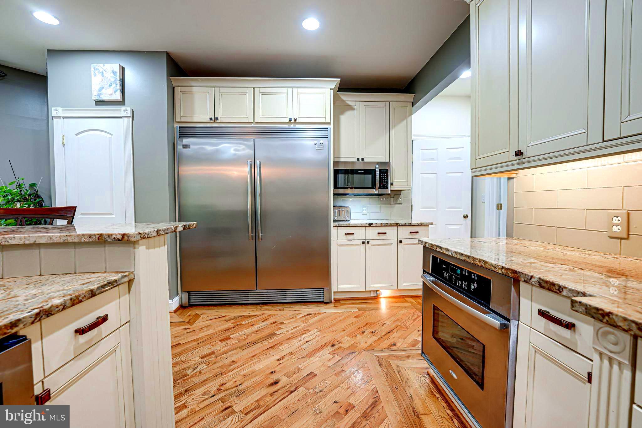 SEVEN LAKES - Residential