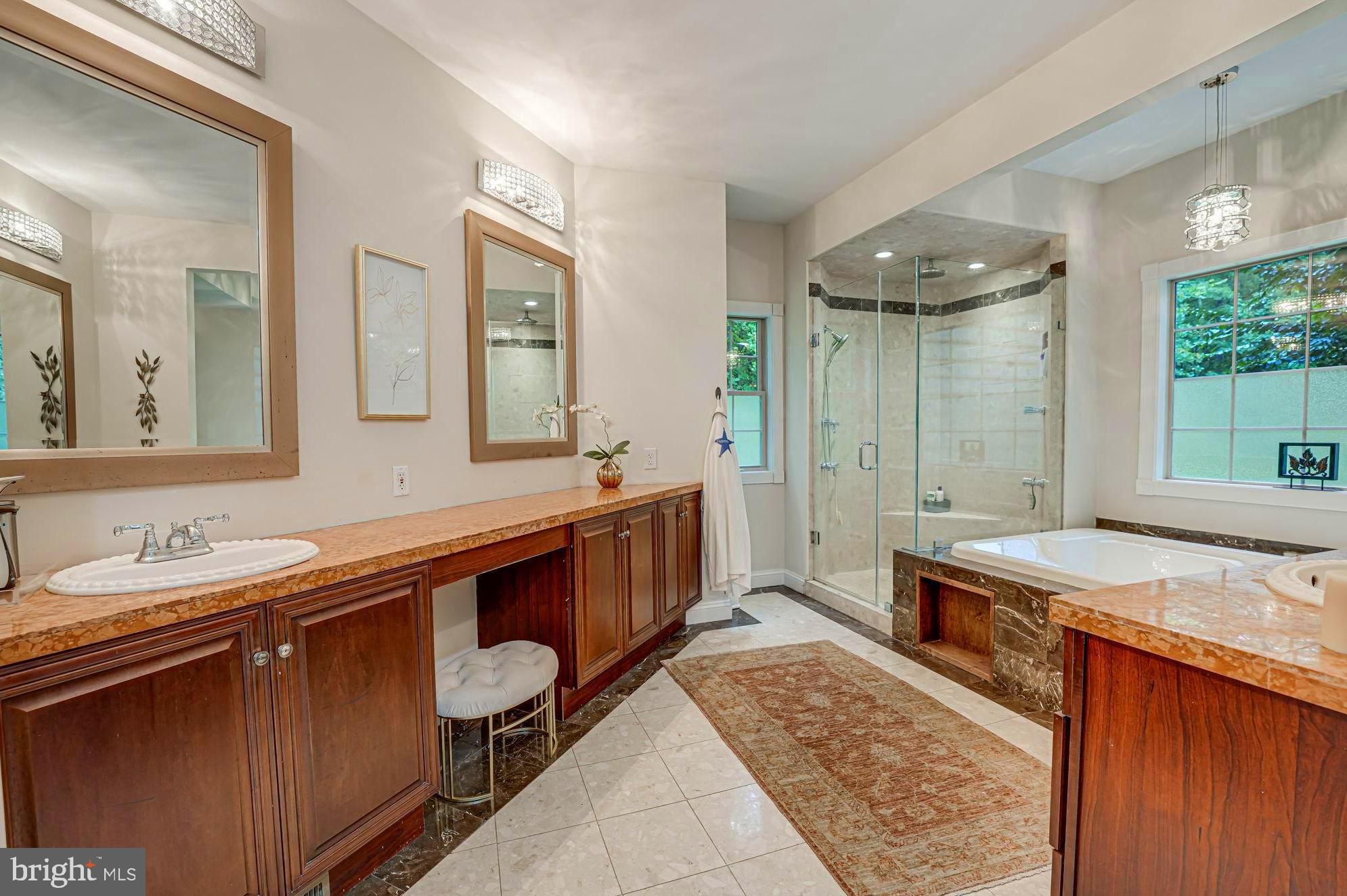 SEVEN LAKES - Residential