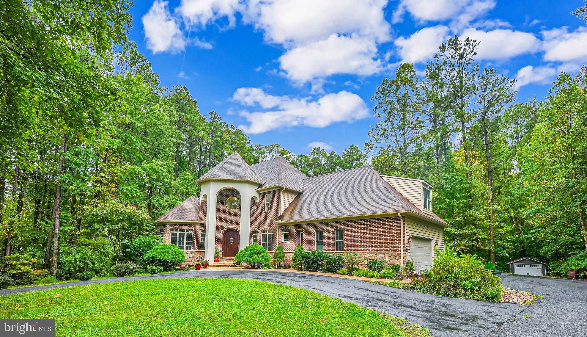 SEVEN LAKES - Residential