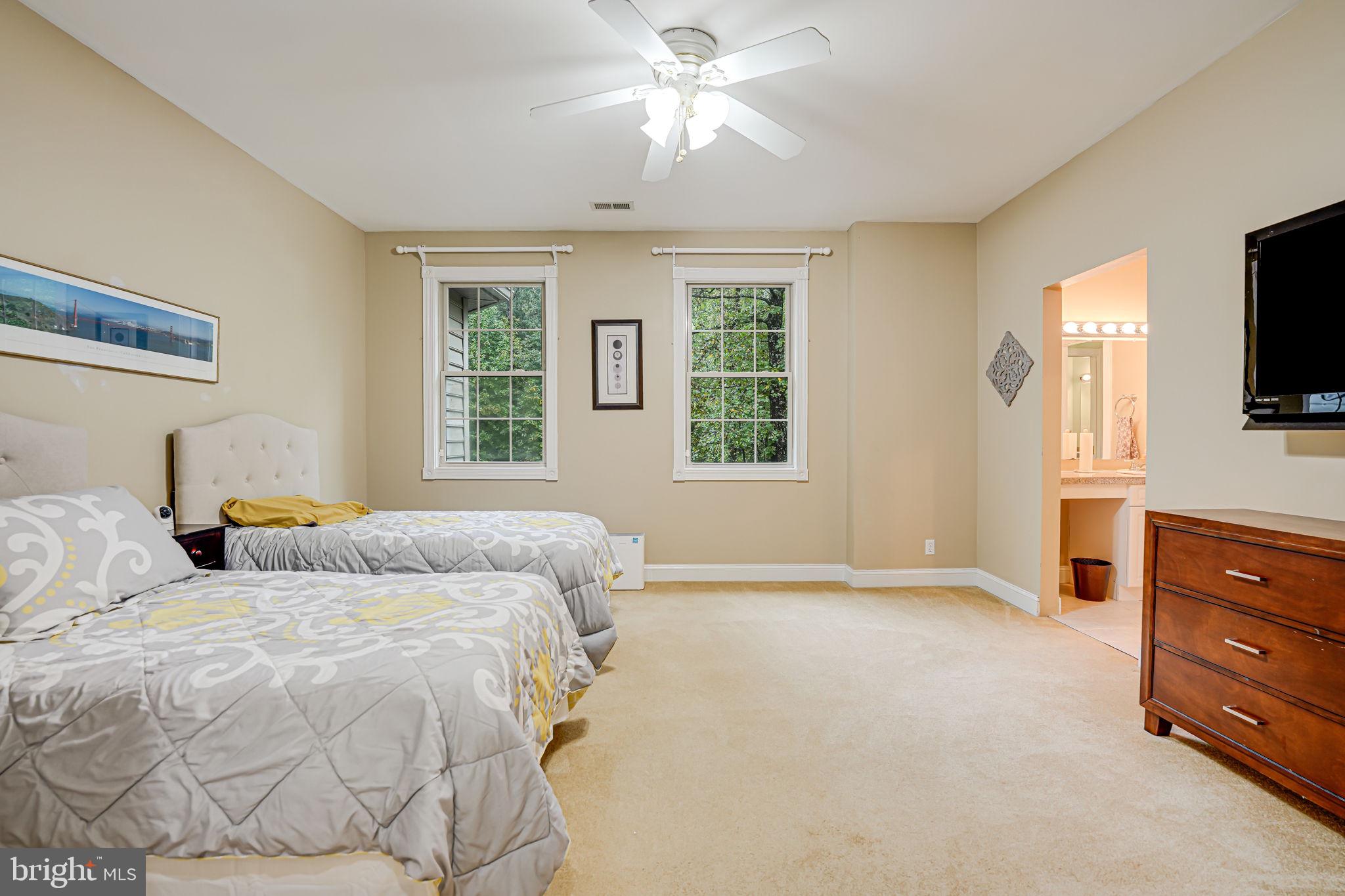 SEVEN LAKES - Residential