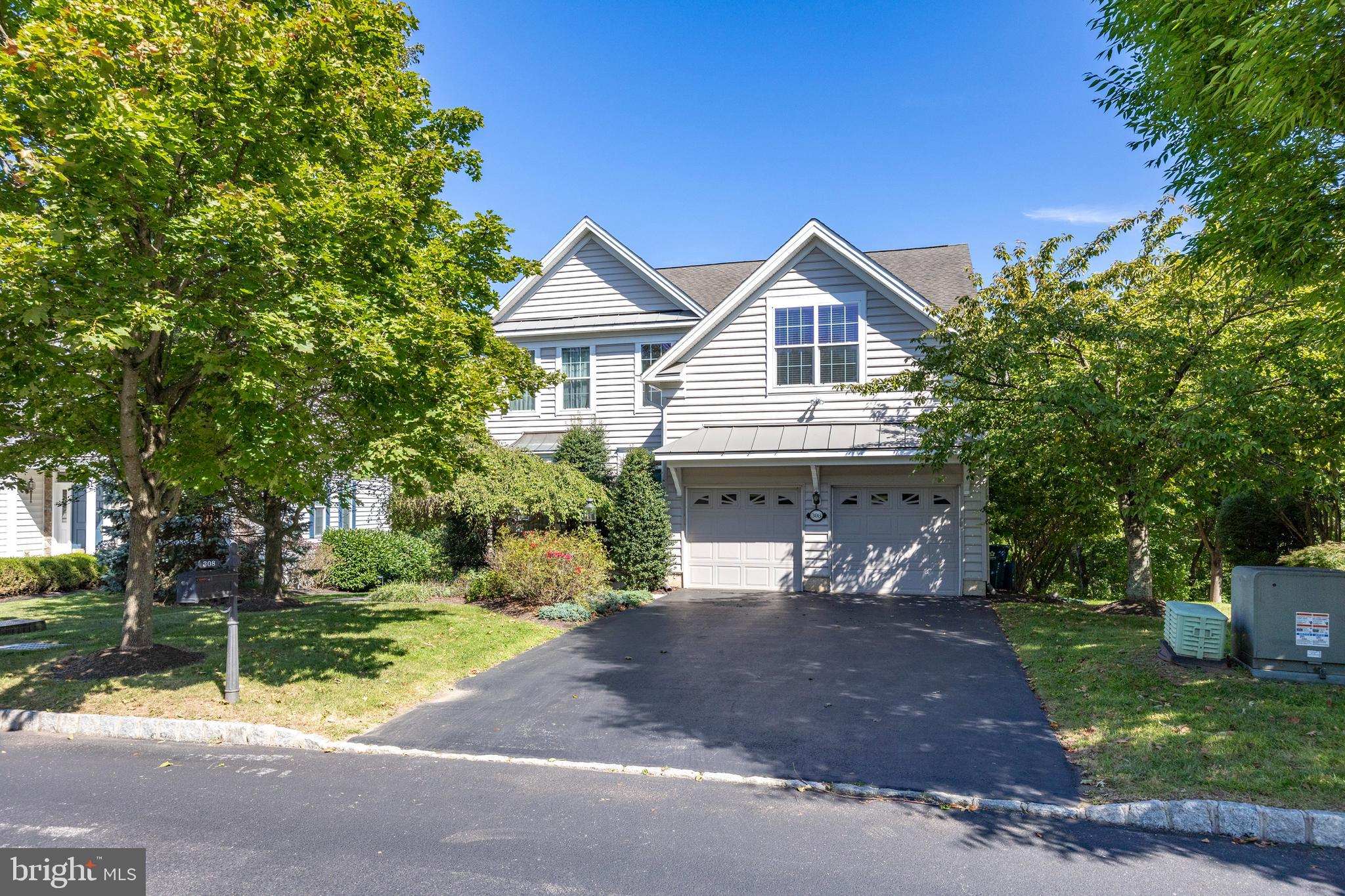 RIVERCREST - Residential