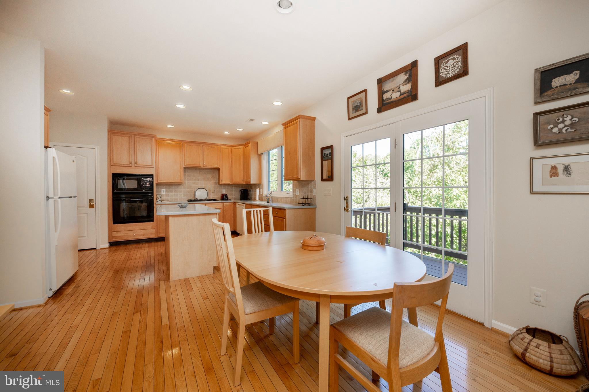 RIVERCREST - Residential