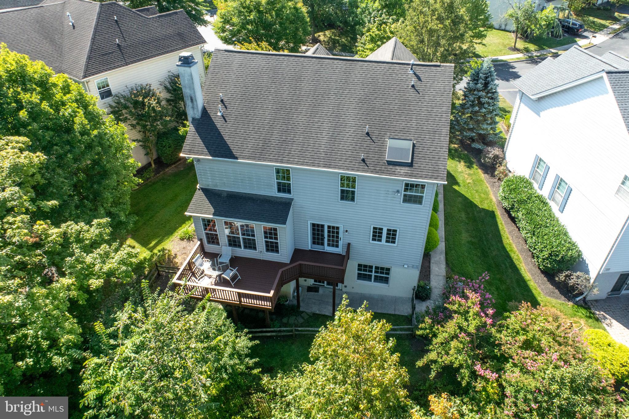 RIVERCREST - Residential