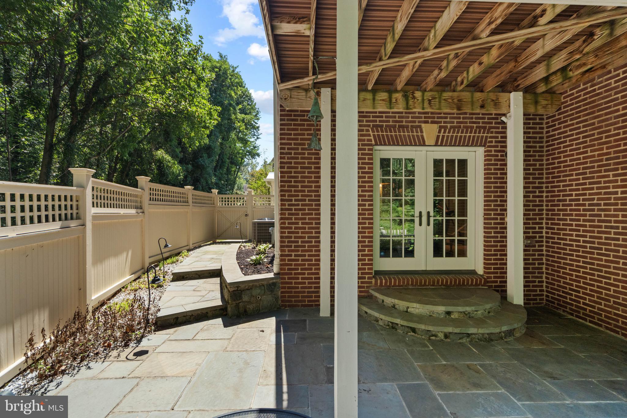 STOCKWELL MANOR - Residential