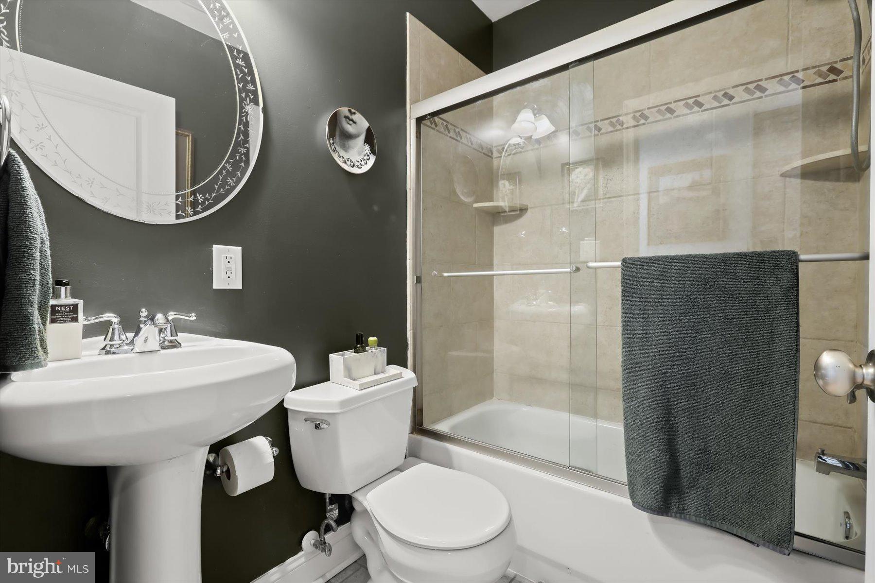 HIGHLANDTOWN - Residential