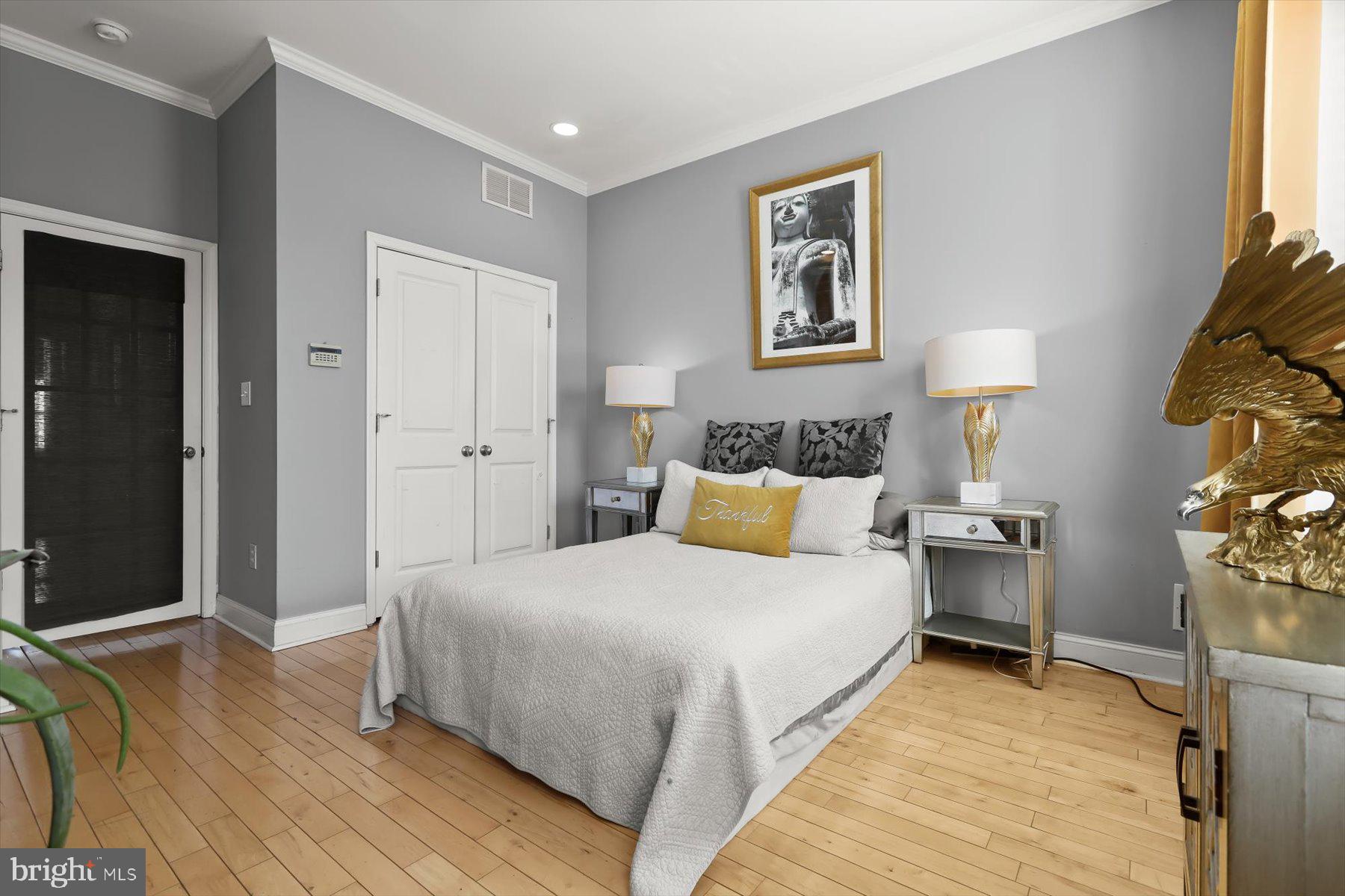 HIGHLANDTOWN - Residential