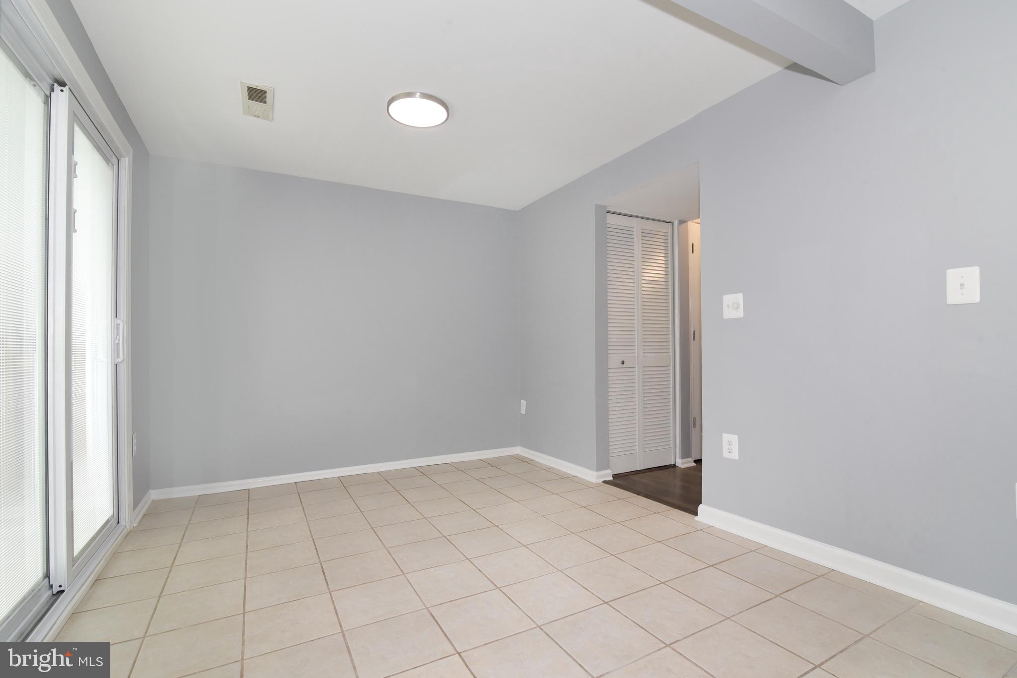 COUNTRYSIDE - Residential