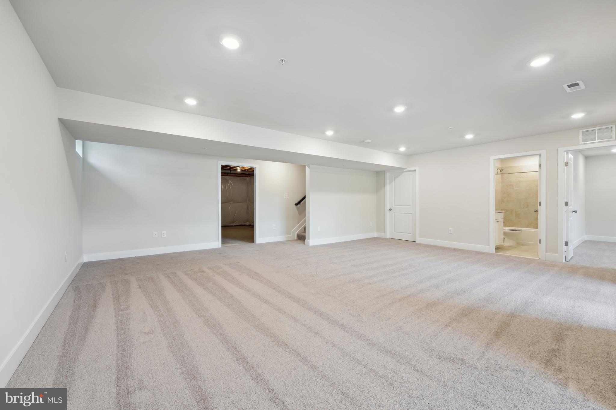 ST. CHARLES - Residential