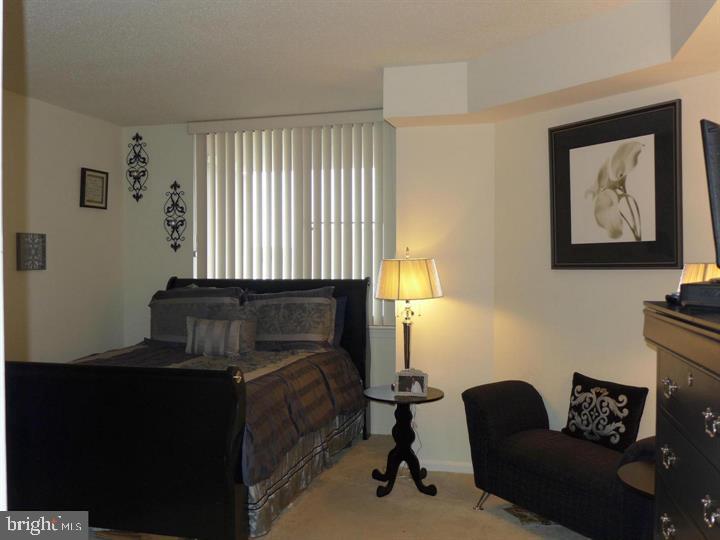 10101 GROSVENOR PLACE 1212