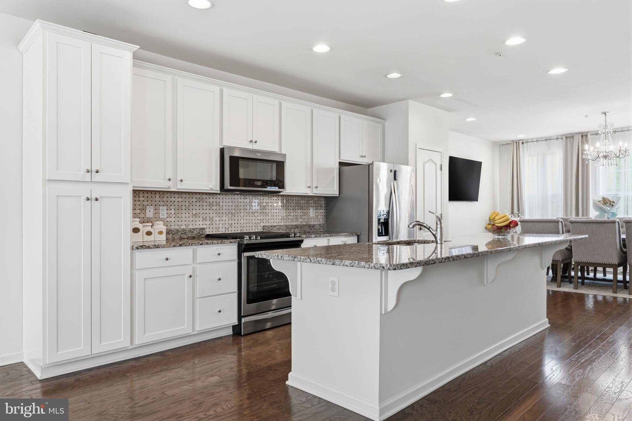 HIGH GROVE - Residential