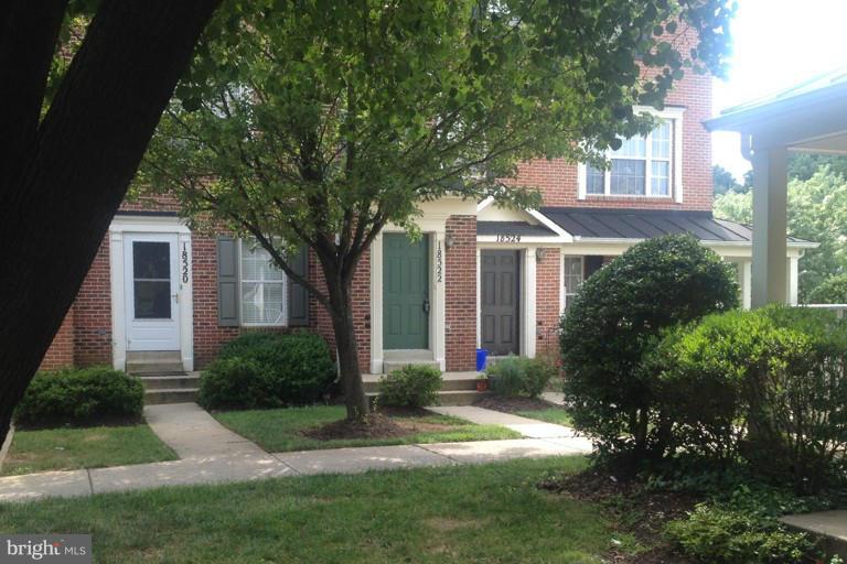SPACIOUS 1,254 SF, 2 LEVEL, 3 BEDROOM, 2 FULL AND 1 HALF BATH CONDO TOWNHOME IN A GREAT OLNEY NEIGHBORHOOD > CLEAN, FRESHLY PAINTED > FULL-SIZE WASHER & DRYER > JUST MINUTES TO OLNEY'S MANY RESTAURANTS, SHOPPING CENTERS, BANKS, DOCTORS, MEDSTAR HOSPITAL, SCHOOLS, PLACES OF WORSHIP, PARKS > NEAR GEORGIA AVE, ROUTES 108 & 200 (ICC) AND ROUTE 28