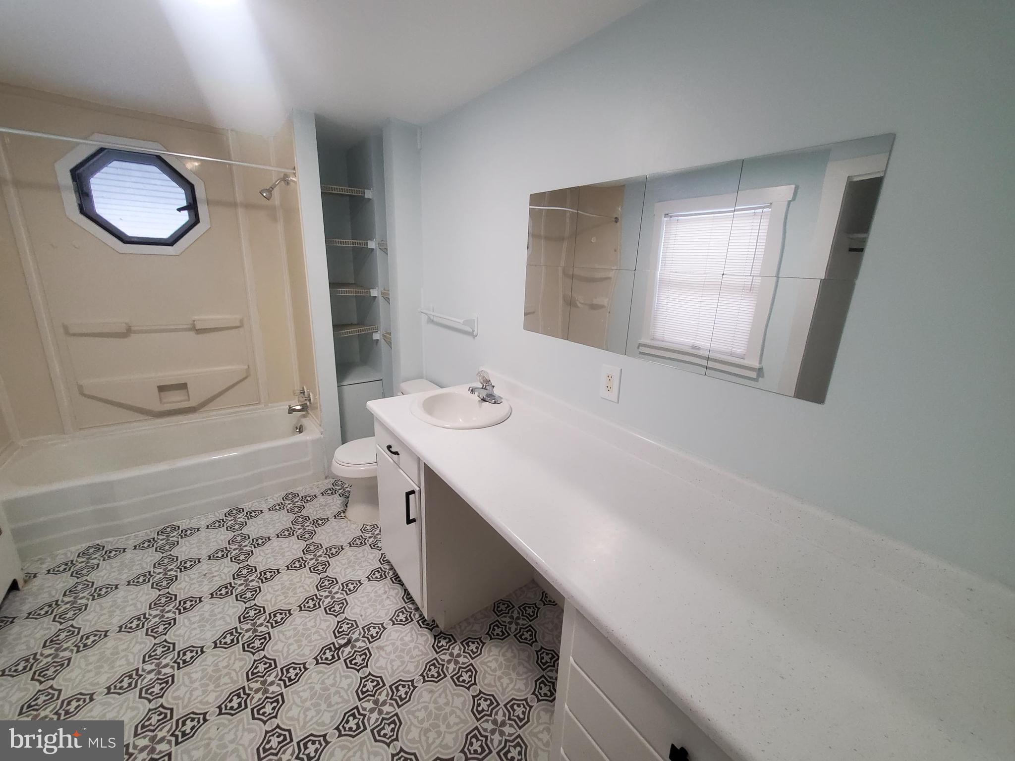 SOUTHERN READING - Residential Lease