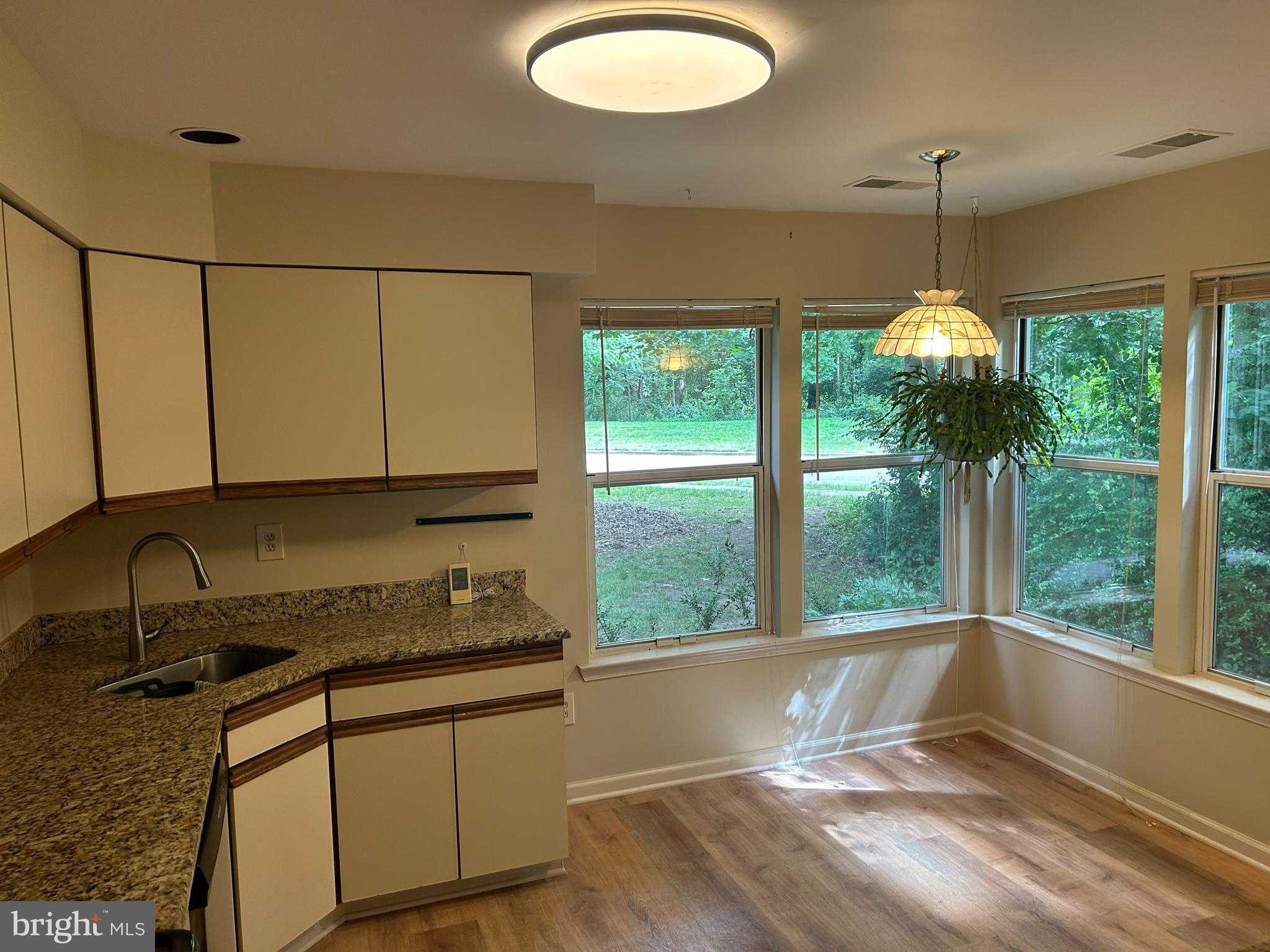 HUNT MEADOW - Residential Lease