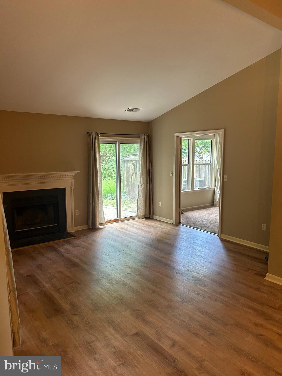 HUNT MEADOW - Residential Lease