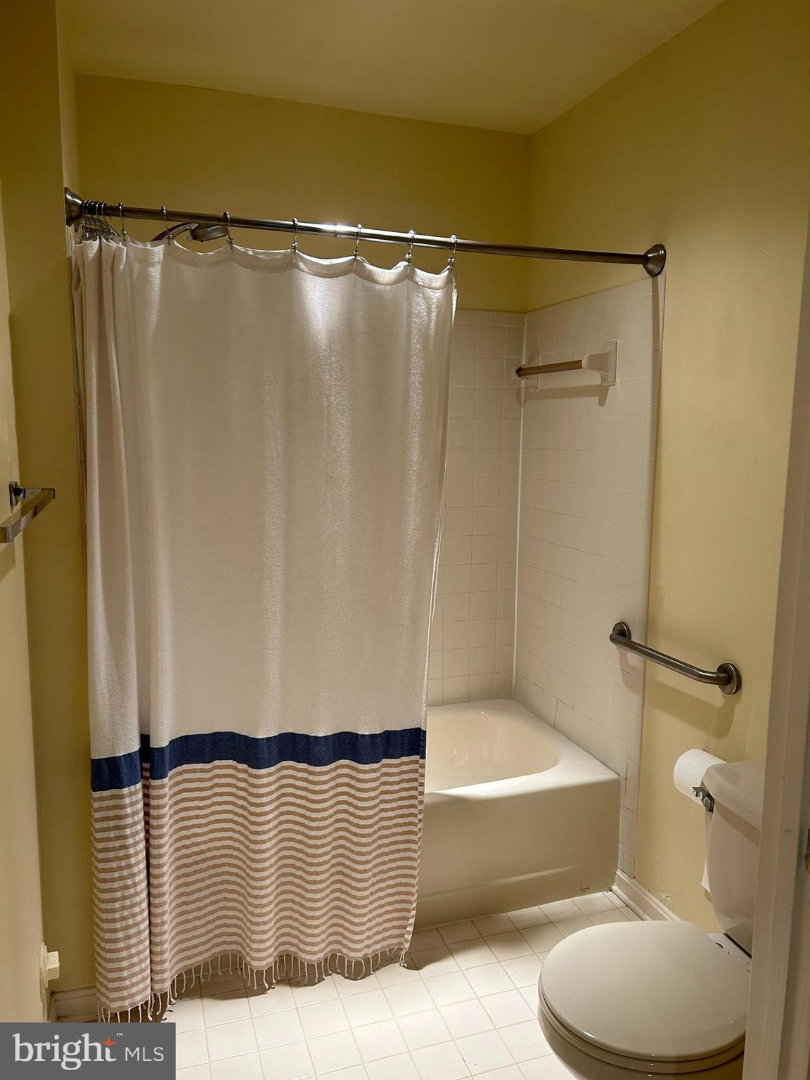 HUNT MEADOW - Residential Lease