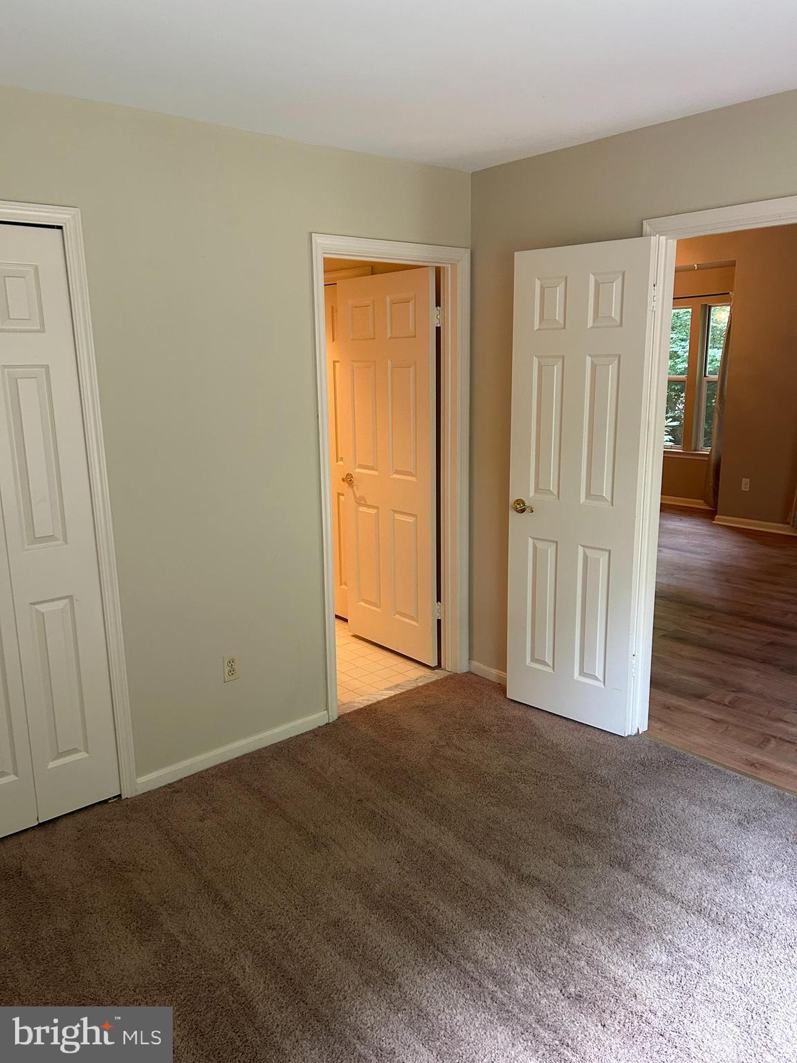 HUNT MEADOW - Residential Lease