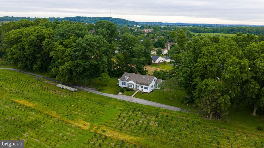 Photo of 145 Weaver Road, LANCASTER, PA 17603 (MLS # PALA2088444)