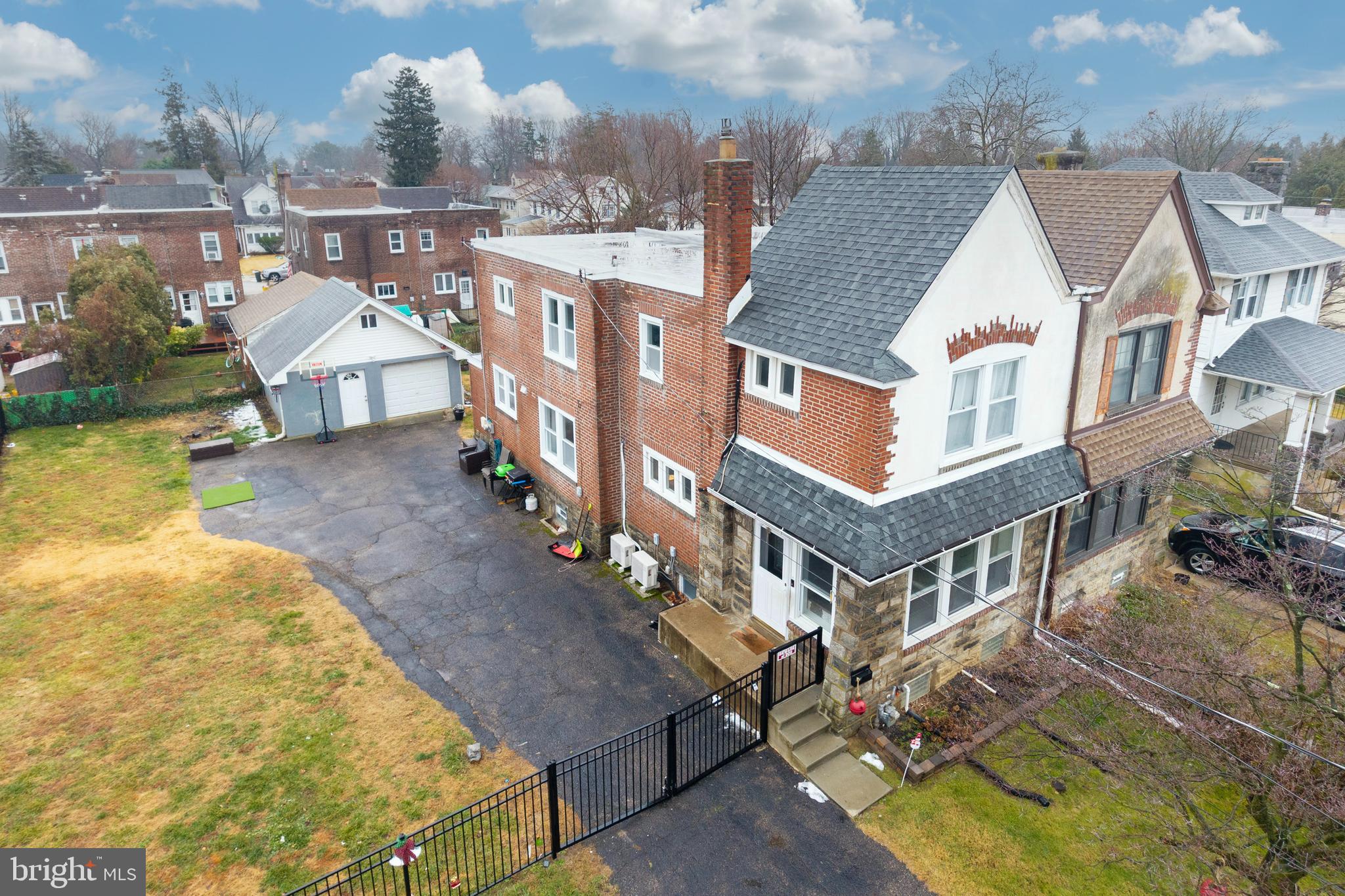 SPRINGFIELD KNOLL - Residential