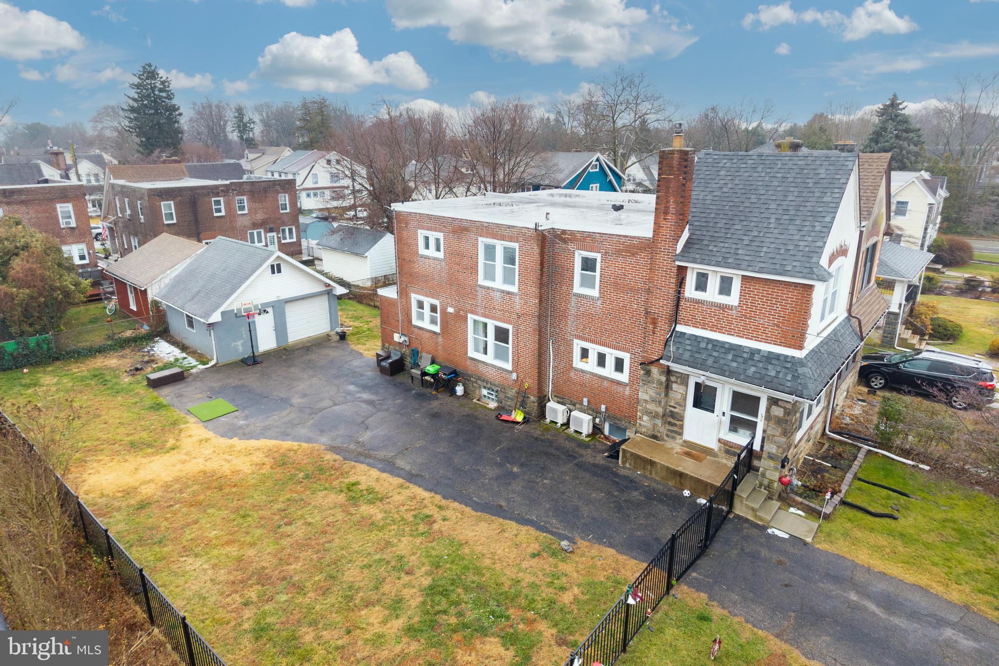 SPRINGFIELD KNOLL - Residential