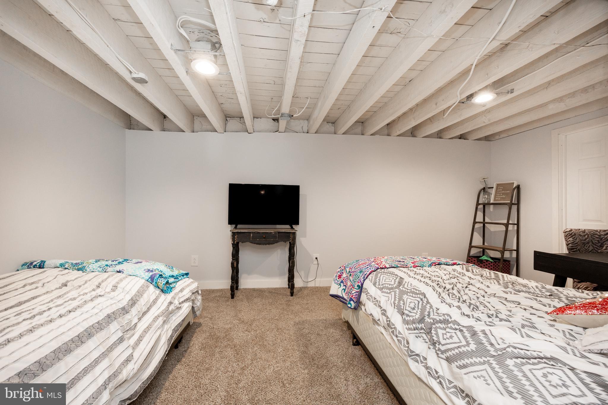 SPRINGFIELD KNOLL - Residential