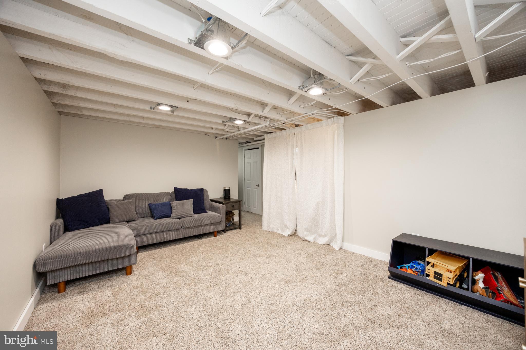 SPRINGFIELD KNOLL - Residential