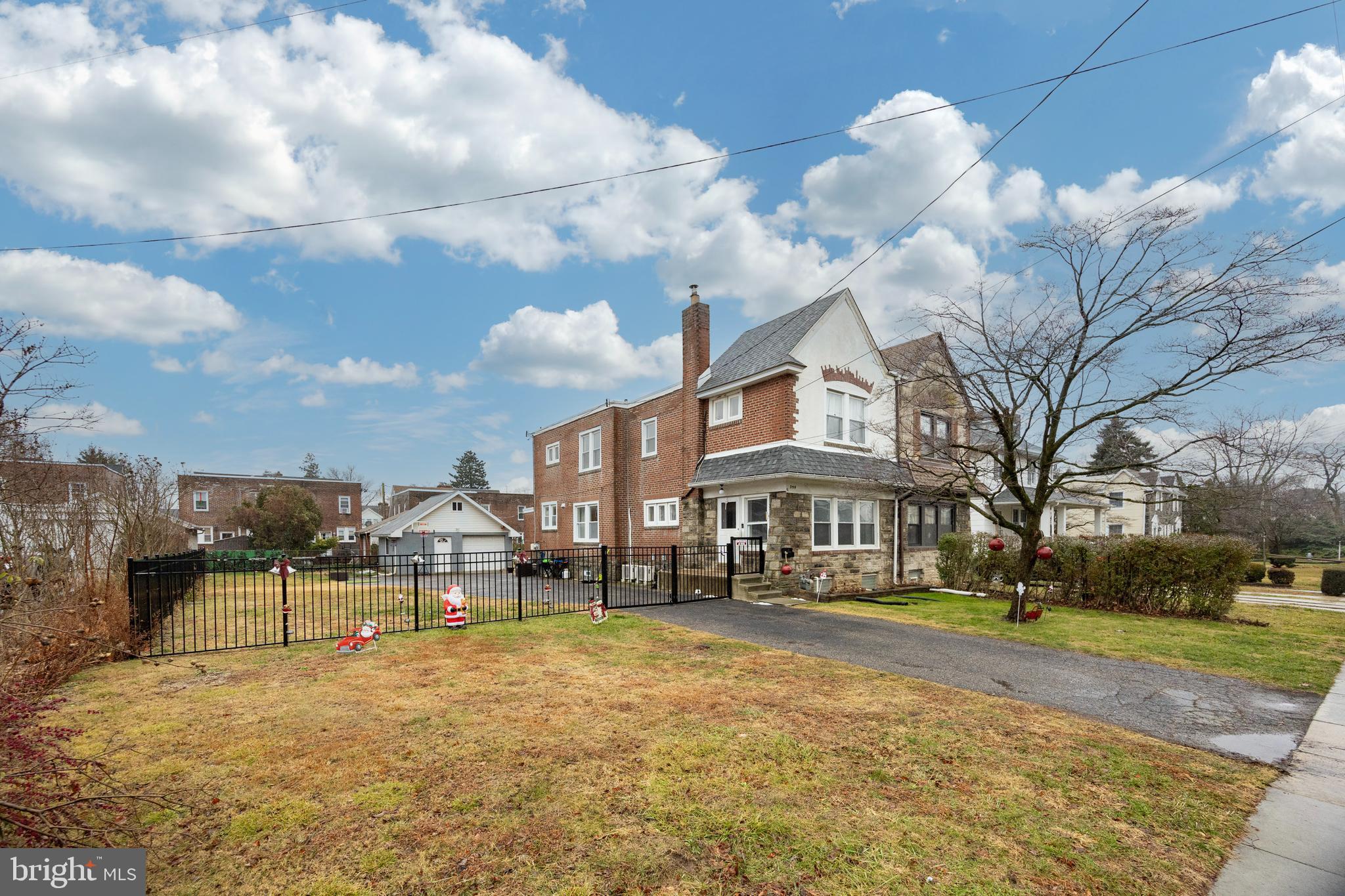 SPRINGFIELD KNOLL - Residential